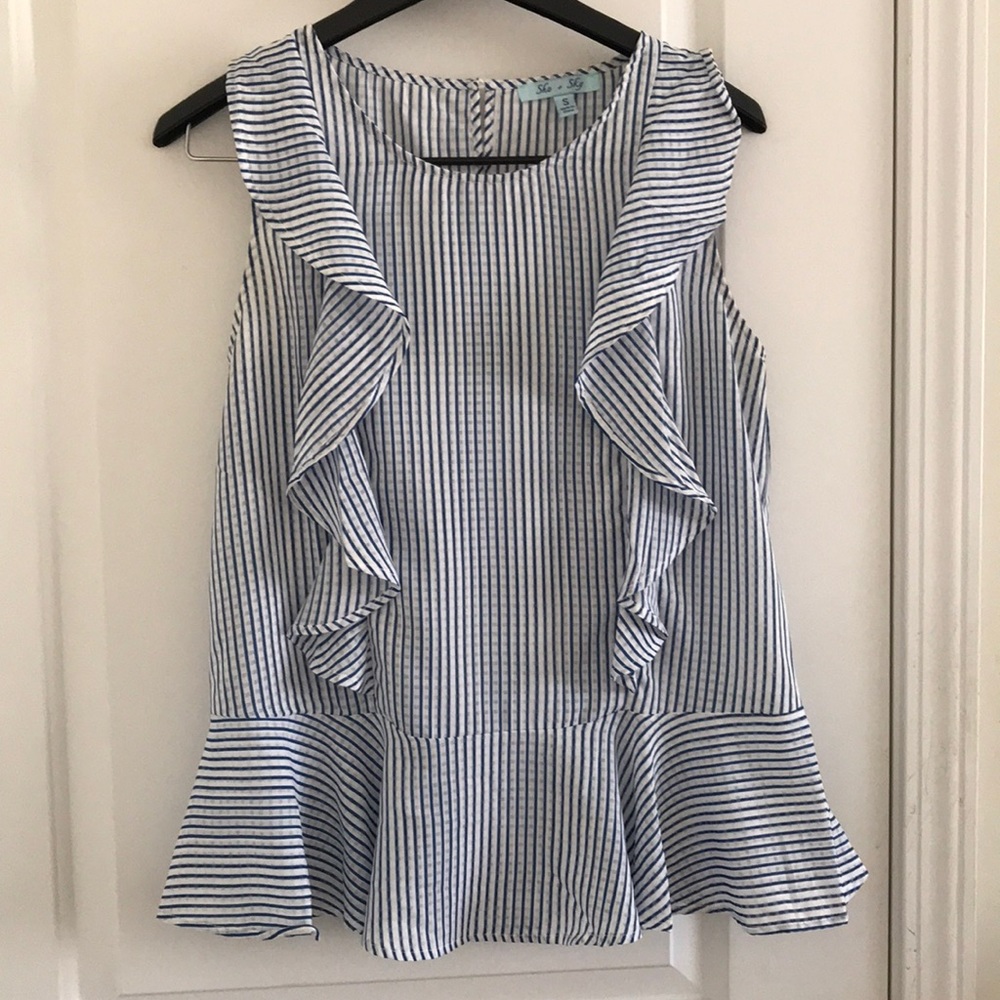 She + Sky Cute Sleeveless Ruffle Top